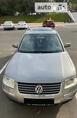 Volkswagen Passat 2003 - пробег 130 тыс. км