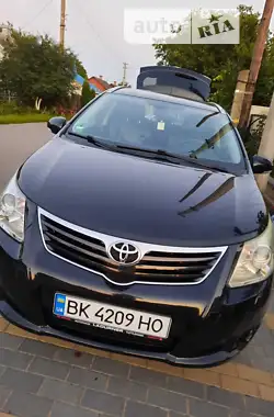 Toyota Avensis 2010 - пробіг 242 тис. км