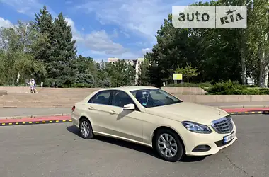 Mercedes-Benz E-Class 2015 - пробіг 490 тис. км