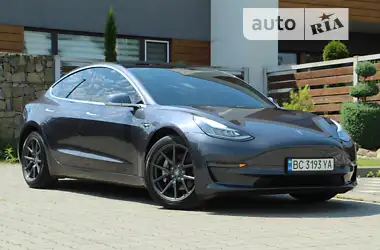 Tesla Model 3 2019 - пробіг 91 тис. км