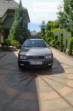Audi 100  1993 - пробіг 300 тис. км
