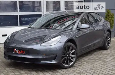 Tesla Model 3  2022 - пробіг 6 тис. км