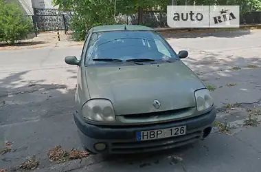 Renault Clio 2004 - пробіг 382 тис. км