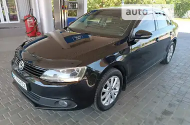 Volkswagen Jetta 2011 - пробег 200 тыс. км