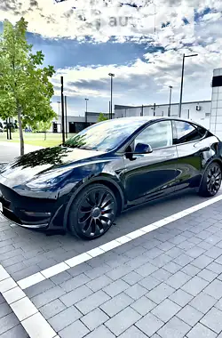 Tesla Model Y 2022 - пробіг 34 тис. км