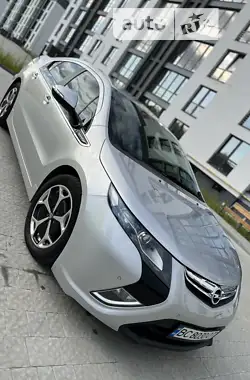 Opel Ampera  2012 - пробіг 110 тис. км