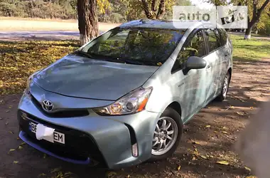 Toyota Prius v 2015 - пробіг 300 тис. км