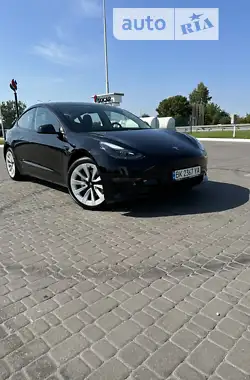 Tesla Model 3 2022 - пробег 38 тыс. км