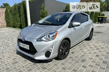 Toyota Prius C 2015 - пробіг 23 тис. км