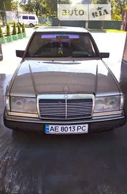 Mercedes-Benz E-Class 1988 - пробіг 250 тис. км