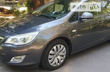 Opel Astra 2009 - пробіг 221 тис. км