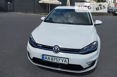 Volkswagen Golf 2019 - пробіг 30 тис. км