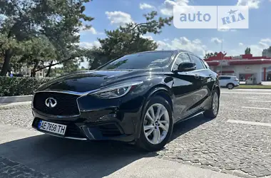 Infiniti QX30  2017 - пробег 94 тыс. км