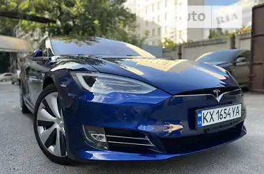 Tesla Model S 2020 - пробіг 45 тис. км