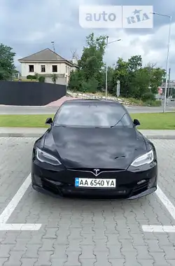 Tesla Model S 2017 - пробіг 105 тис. км