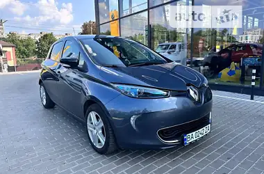 Renault Zoe 2017 - пробег 125 тыс. км