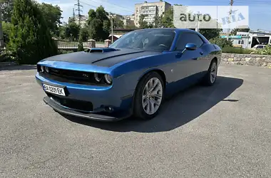 Dodge Challenger 2020 - пробіг 20 тис. км