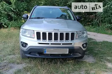 Jeep Compass 2011 - пробег 235 тыс. км