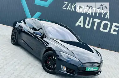 Tesla Model S 2014 - пробіг 92 тис. км