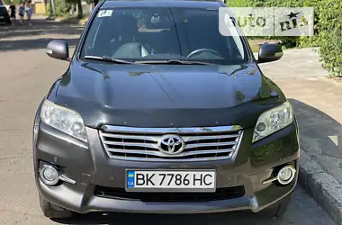 Toyota RAV4 2010 - пробег 221 тыс. км