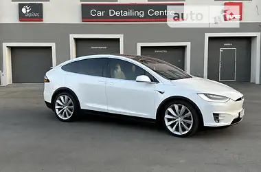Tesla Model X 2017 - пробіг 139 тис. км