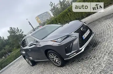 Lexus NX 2019 - пробег 37 тыс. км