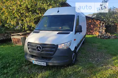 Mercedes-Benz Sprinter 2019 - пробег 200 тыс. км