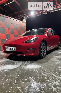 Tesla Model 3 2018 - пробіг 69 тис. км