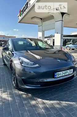 Tesla Model 3 2018 - пробіг 71 тис. км