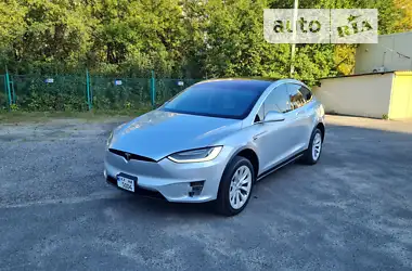 Tesla Model X 2016 - пробіг 90 тис. км
