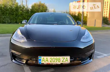 Tesla Model 3  2021 - пробіг 39 тис. км