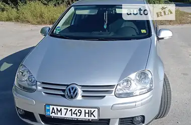 Volkswagen Golf 2008 - пробег 200 тыс. км