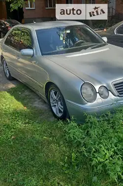 Mercedes-Benz E-Class 2000 - пробіг 298 тис. км