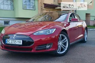 Tesla Model S 2013 - пробег 78 тыс. км