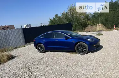 Tesla Model 3 2018 - пробіг 122 тис. км