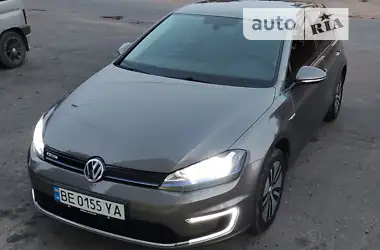 Volkswagen e-Golf 2015 - пробег 106 тыс. км