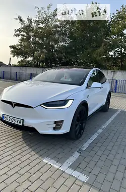 Tesla Model X 2018 - пробіг 60 тис. км
