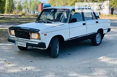 ВАЗ / Lada 2107  1992 - пробег 100 тыс. км