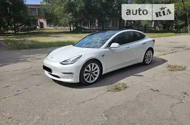 Tesla Model 3 2018 - пробіг 63 тис. км