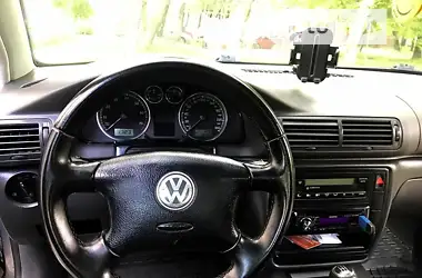 Volkswagen Passat  2004 - пробіг 160 тис. км