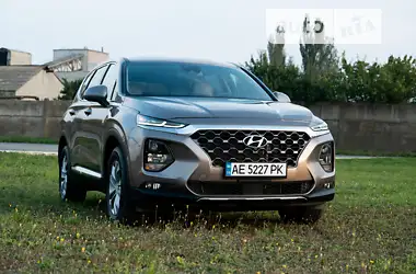 Hyundai Santa FE SEL 2019 - пробіг 9 тис. км