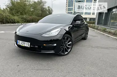 Tesla Model 3 2018 - пробіг 39 тис. км