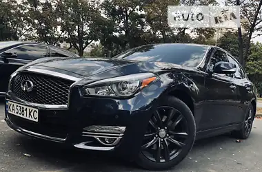 Infiniti Q70 2017 - пробег 93 тыс. км