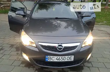 Opel Astra 2011 - пробіг 209 тис. км