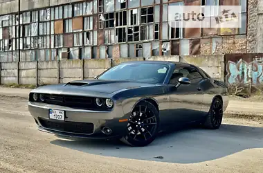 Dodge Challenger  2019 - пробіг 39 тис. км