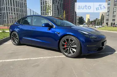 Tesla Model 3  2021 - пробіг 45 тис. км