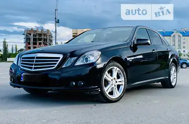 Mercedes-Benz E-Class 2011 - пробег 250 тыс. км