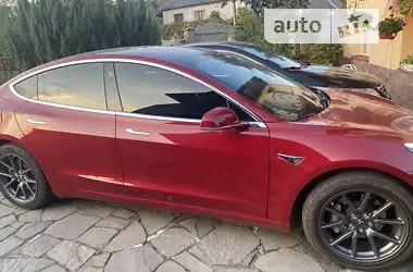 Tesla Model 3  2018 - пробіг 75 тис. км