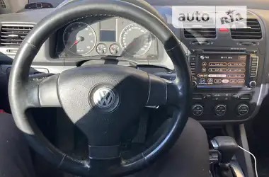Volkswagen Jetta  2009 - пробег 443 тыс. км