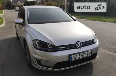 Volkswagen e-Golf 2016 - пробег 69 тыс. км